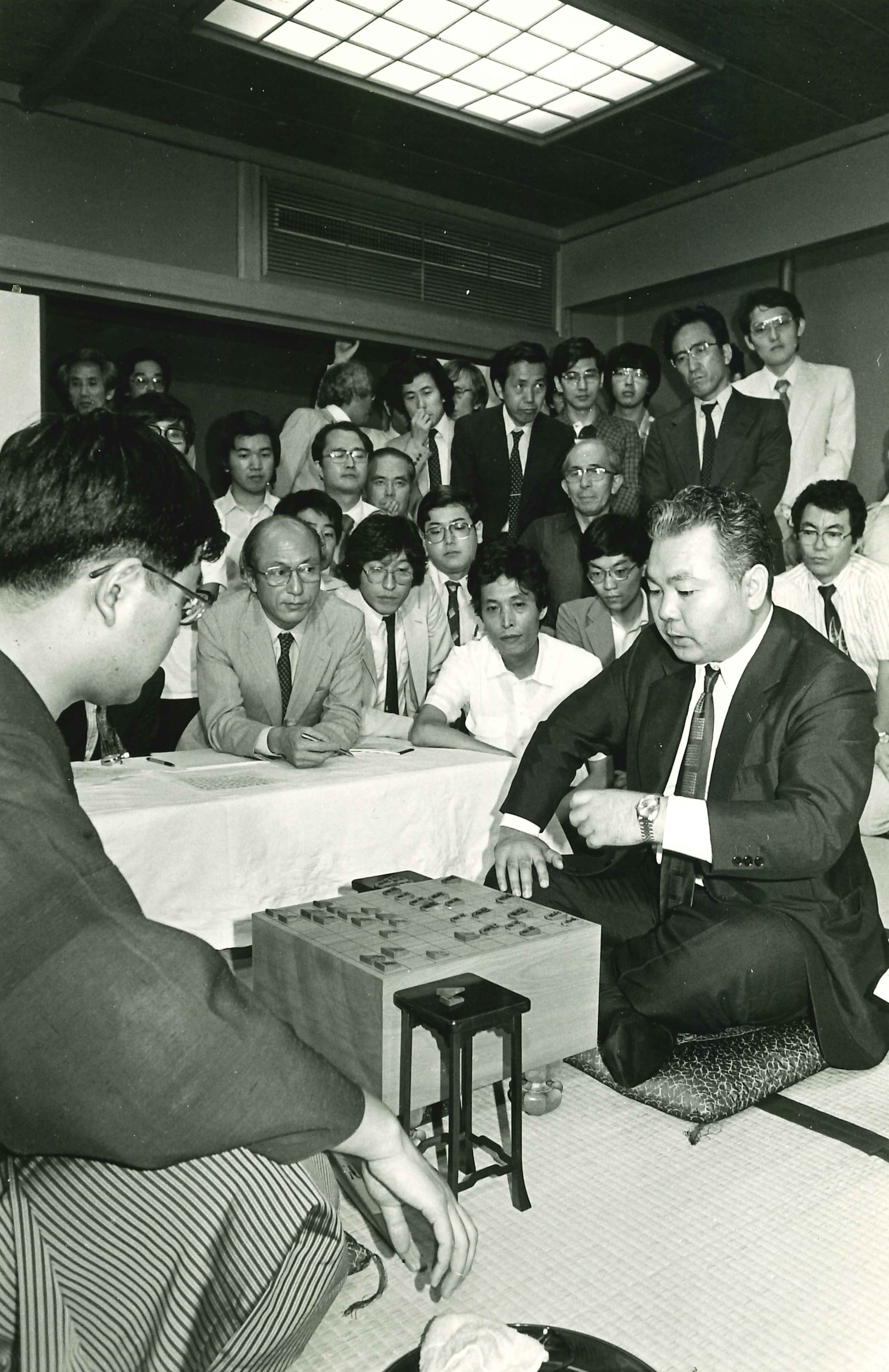 中原誠－加藤一二三 | 名対局・思い出の一局 | 棋士・女流棋士がふりかえる100年 | 日本将棋連盟100周年記念サイト